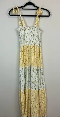 Bebop | Yellow and White Tiered Floral Maxi Dress Size Medium