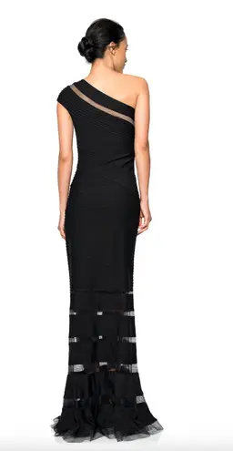 Tadashi Shoji Black Pintuck Jersey One Shoulder Gown