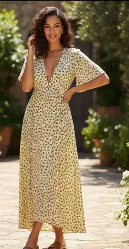 Rue Stiic Floral Print Cut Out Maxi Dress Cottagecore Boho Anthropologie Medium Yellow