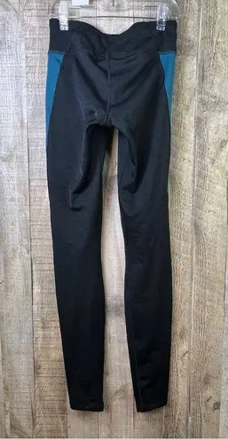 Under Armour  Size XS Fitted Cold Gear Black & Peacock Color Leggings