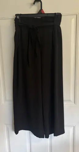 Size 8 Nine Eight Black Elastic tie belt waist Wide Leg Cropped pants