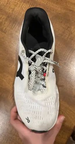 on cloud Running Shoes