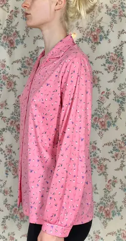 Vintage 70s bright pink tulip floral print button up blouse Size M