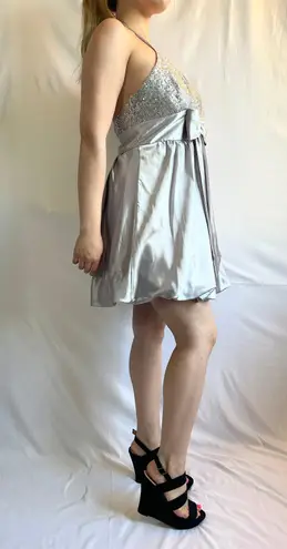 Fiesta Fashion Fiesta Sparkly Glitter Silver Metallic Deep V Halter Mini Homecoming Dress - S