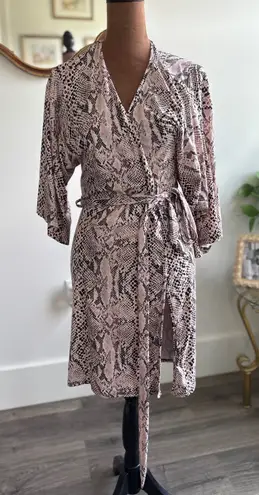 secret treasures Snakeskin Print Robe Pink Black Womens Medium M Kimono