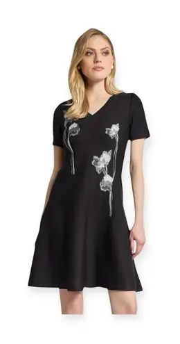 Misook ⚘ Fit and Flare Floral Embroidery Detail Knit Dress ⚘ Black White ⚘ M ⚘