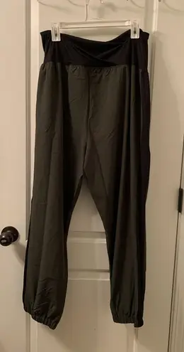 Isabel Maternity by Ingrid & Isabel Women's Active Jogger Pants Size XL Green