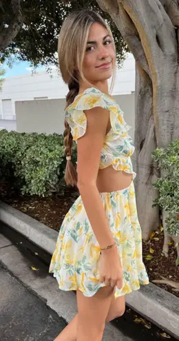 Allison & Kelly NWT Yellow Floral Print Flutter Sleeve Ruffle Cutout White Dress