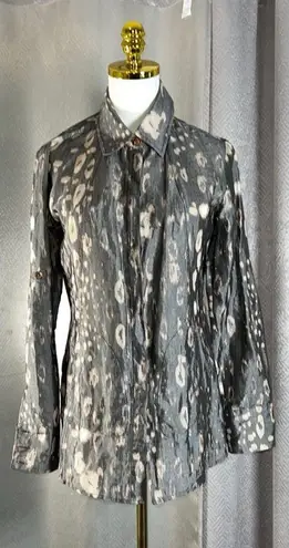 HILTON HOLLIS Gray Patterned Button