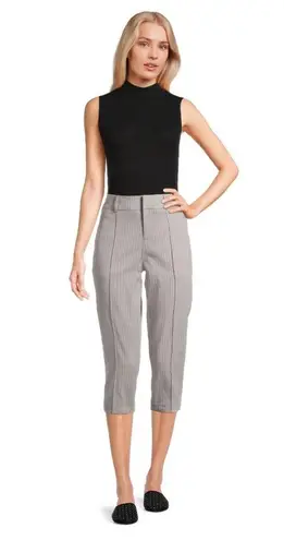 TIME and TRU Womens Capri Pants Size 2 Faux Side Pockets Slight Stretch New Gray