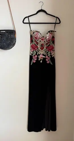 Blondie Nites Black Floral Suede Applique Slit Strapless Gown, Size 5