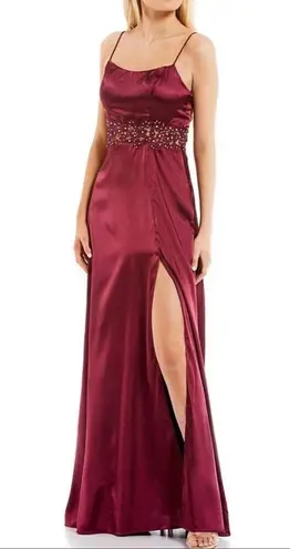 Satin Maxi Illusion Beaded Lace Waist
Dress in Merlot by City Vibe Dillard's NWT Red Size undefined