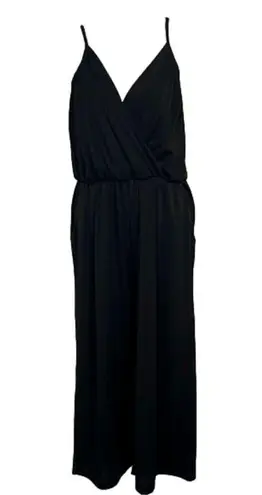 GILLI NWOT black wide leg v neck spaghetti strap light weight jumpsuit
