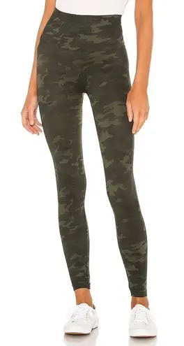 Spanx  Look At Me Now Seamless Legging in Green Camo,‎ Size Small - Image 1