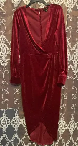 Red Velvet Plunge Gown with Bishop Sleeves Size L