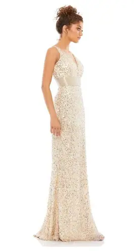 Mac Duggal Sequined Sleeveless V Neck Column Gown in Nude Gold Size US 2