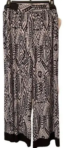 The Geo Palazzo Pant in Black and White flowy pants by Ruby Road Size PL