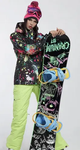 GSOU SNOW Paint Splatter Snowboarding Insulated Jacket Size XS Regular Fit NWOT