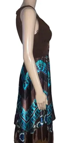 Sangria Signature by handkerchief hem paisley dress