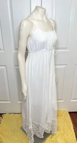 Motherhood Maternity Lace Hem Boho Maxi Dress in White size Small, NWOT