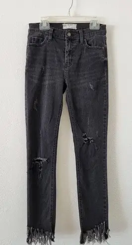 Free People  Faded Black Great Heights Fray Distressed Skinny Jeans Size 25