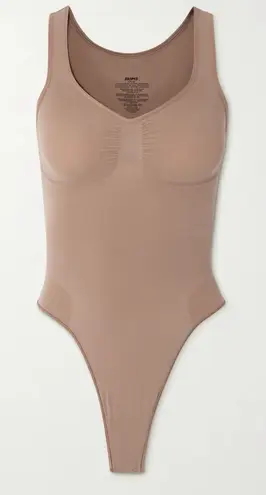 SKIMS SEAMLESS THONG BODYSUIT