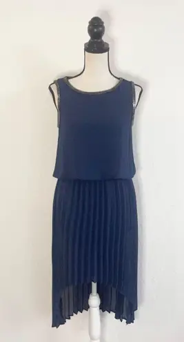 Romeo + Juliet Couture  Women’s Sleeveless Navy Blue Sheath Dress In a size Small 