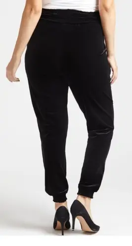 Commando Black Velvet Joggers