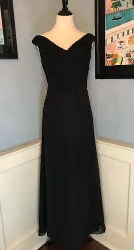 Elegant Black Chiffon Off the Shoulder Gown with Ruched Bodice and Fishtail Hem Size L