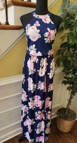 Trixxi  Maxi Dress Size Small