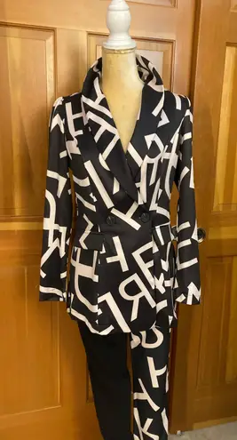 Lavishly Paris Nwt, New, Women’s Letter Print Pant Suit.
