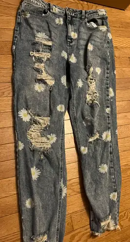 New York & Co. Women’s Tinsletown Daisy Destroyed Jeans Size 13 EUC Bundled With Aztec Destroyed Denim Jeans Szc14 GUC