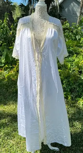Victoria’s Secret Gold Label Union Made 1970s Peignoir Bridal Set Size Small White