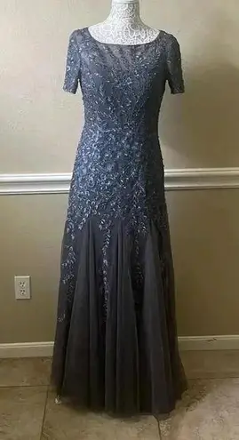 JJ's House NWT-Ballâgown princess scoop neck floor-length tulle dress