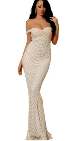 Love and Lemonade Women's Sequin Formal Evening Gown Size 1XL Tan Off Shoulder