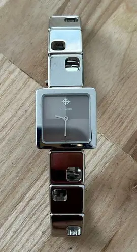 Zodiac Rare Luxury Ladies Watch Checkered Gray Metal Dial Stainless Bracelet