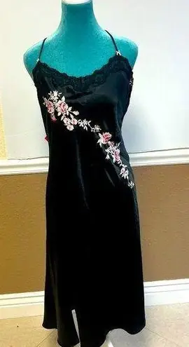 Vintage California Dynasty Long Nightgown Black with Pink Embroidered Flower Size XL