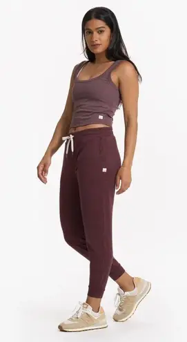 Vuori  Sunrise Crop Tank in Chestnut