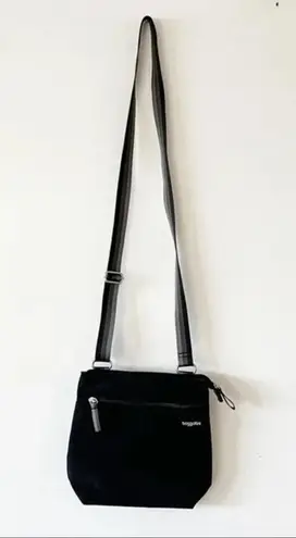 Baggallini Black Nylon Crossbody Multi-color Strap Anti-theft Travel Organizer