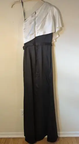 Mac Duggal New Black White Satin Two Tone One Shoulder Slit Formal Gown Size 0