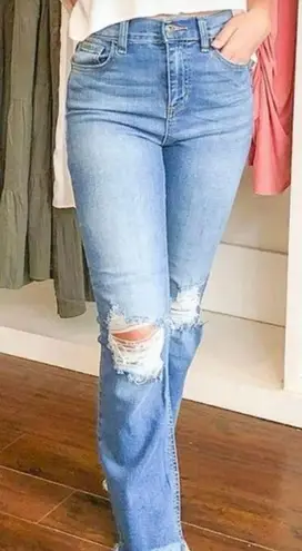 Sneak peek light wash ripped jeans Size 25