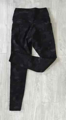 Colorfulkoala High-Waist Leggings - Black Camo, Size Medium