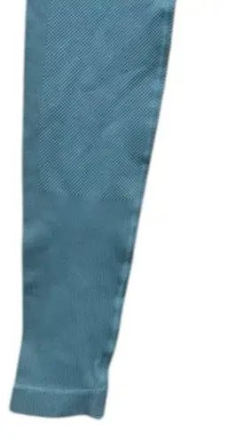 Savvi Ashtanga sage green textured leggings Size small