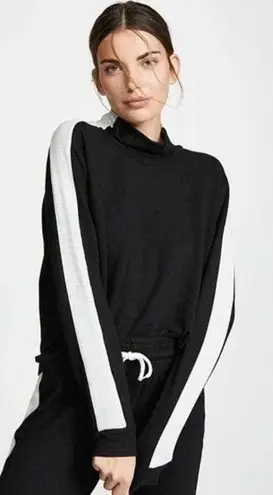 MONROW Black with Gray Stripe Sweat Set