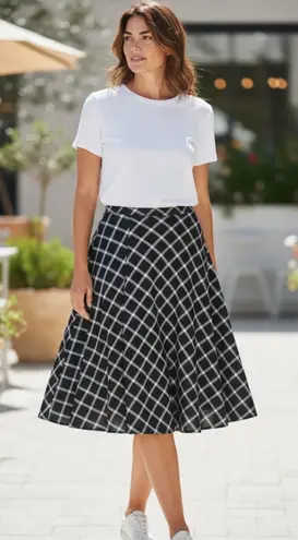 Tahari Arthur S Levine Black and White Windowpane Women's Circle Skirt