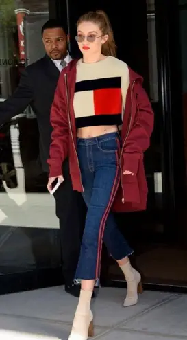 EUC Mother Women's Jeans with Red Stripe. Size 24 “the looker ankle fray” style Blue