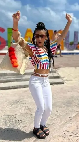 RTR Color Me Courtney Holly Ruffle Top size 4/ Small White