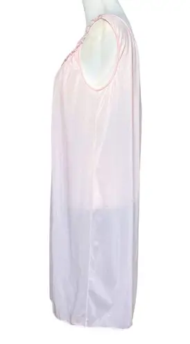 Vintage 70s Cottagecore Pastel Pink Nightgown. S/M. Embroidered Floral Grandma Size M