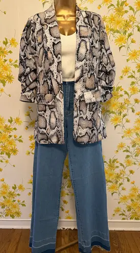 Shake print 3/4 sleeve blazer size L Size L