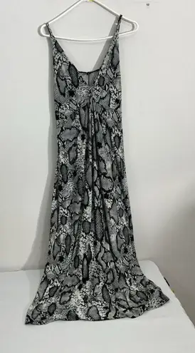 Womans Ambrielle Large Black White Snake Print Maxi Sundress